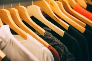 Elegáns pizsamaszett nappal is? – Lounge trend