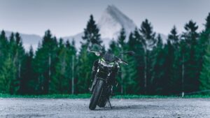 Motoros túra tervezése – mi fér el egy hátizsákban?