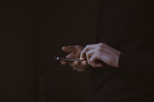 Digitális lábnyom – mit látnak a gyerekek rólad online?