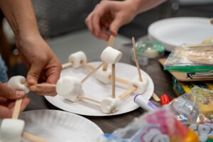 Kis helyen is lehet kézműveskedni – tárolási ötletek