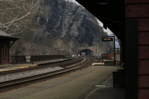 Vonattal a hegyeken át – Élményutazások a legmagasabb csúcsok között